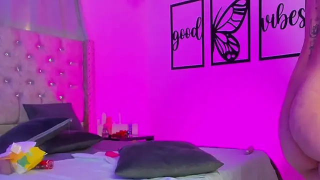 nicolee_millerr live sex cam