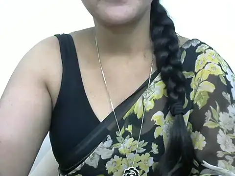 reshmika_reddy's cam snapshot