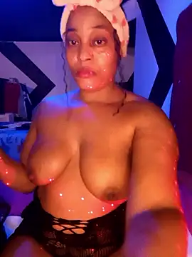 CHLOMA's cam snapshot