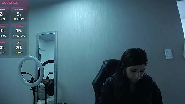 Harmony_Hills live sex cam