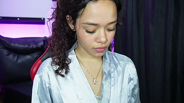 sara_sharma_'s cam snapshot