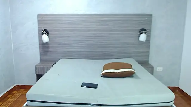 Loony_Zion's cam snapshot