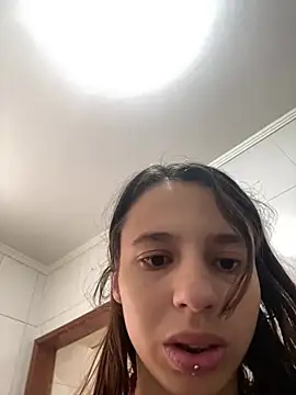 Mirella_Oliveira live sex cam