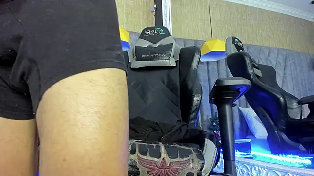 NicolaiKarav's cam snapshot