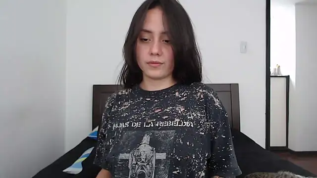 rebecca_collin's cam snapshot