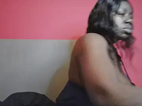 Slutty_Kiki_Bella's cam snapshot