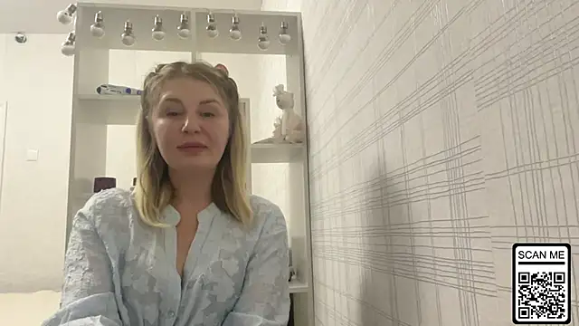 Blondie_xoxoxo's cam snapshot