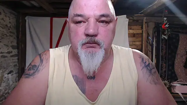 Newfiesausage1972 live sex cam