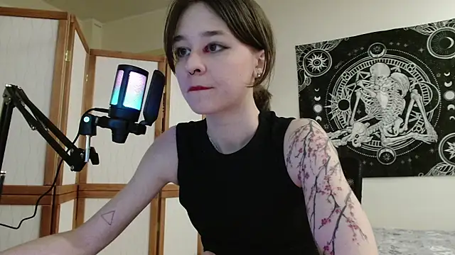 Mysterious_Toy's cam snapshot