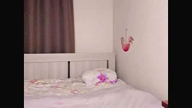 JuicyHelenX's cam snapshot