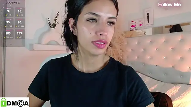 zoe_sexy_latin_19's cam snapshot