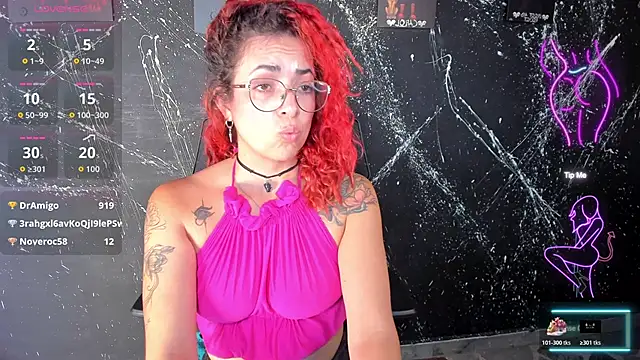 RoxanneStorm_'s cam snapshot