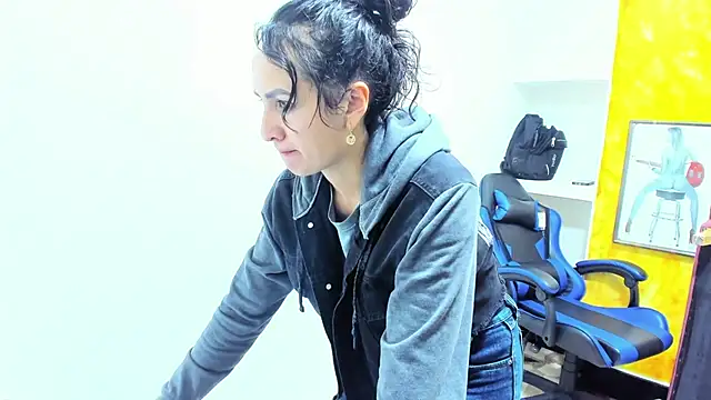 alison_moon7's cam snapshot