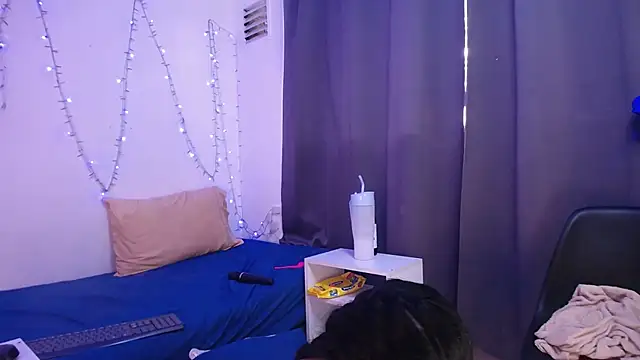 Nicol_Love0's cam snapshot