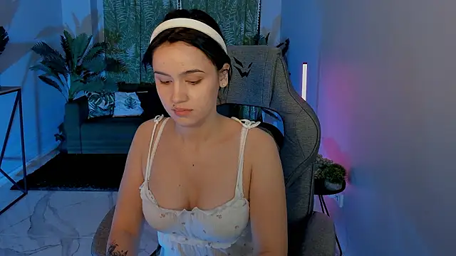 MonicaFarmer's cam snapshot