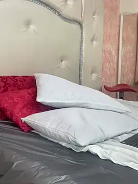 KarlyAndDavey's cam snapshot