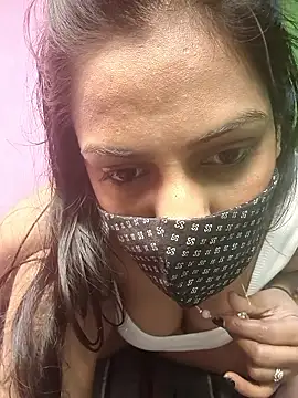 larahotg's cam snapshot