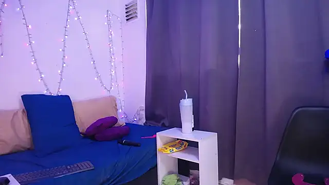 Nicol_Love0's cam snapshot