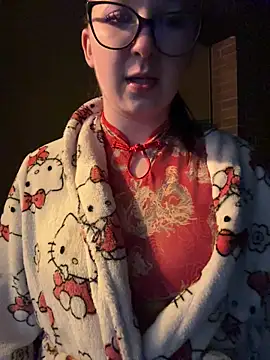 LittleChaosQueen live sex cam