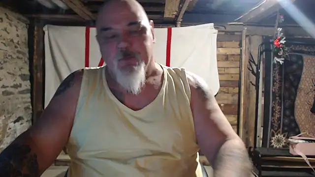 Newfiesausage1972 live sex cam