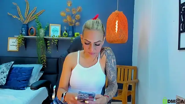 yessila_parker's cam snapshot