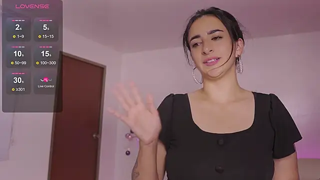 Enola_Holmes_'s cam snapshot