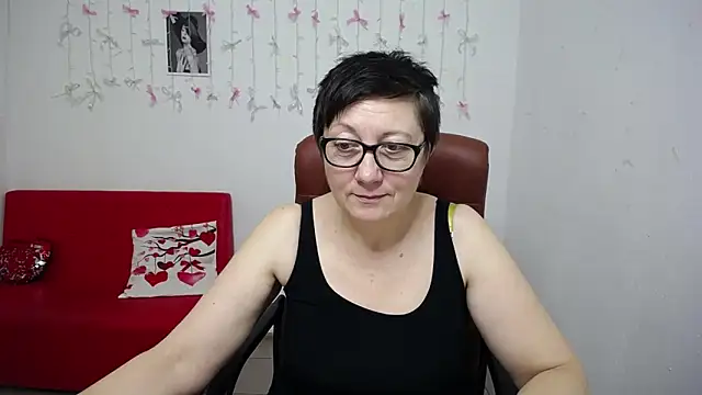 EmilyL0ve's cam snapshot