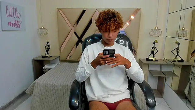 Anyelo_Twink live sex cam