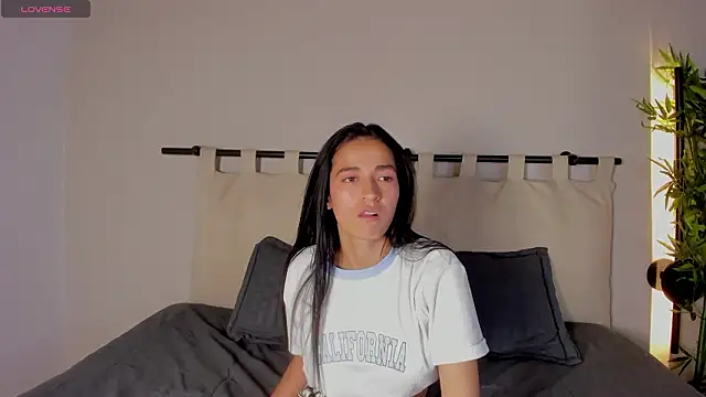 ella__olmos's cam snapshot