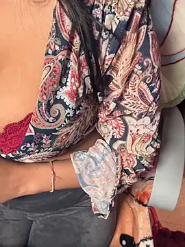 Lucky_Flora's cam snapshot