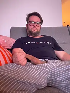 Dominic2295 live sex cam