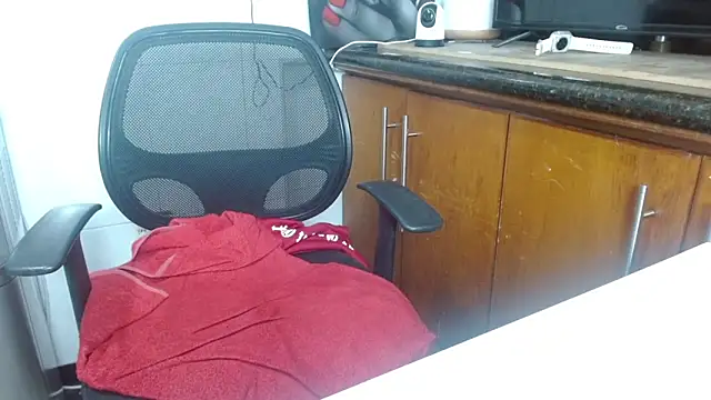 Nina_Messyy's cam snapshot