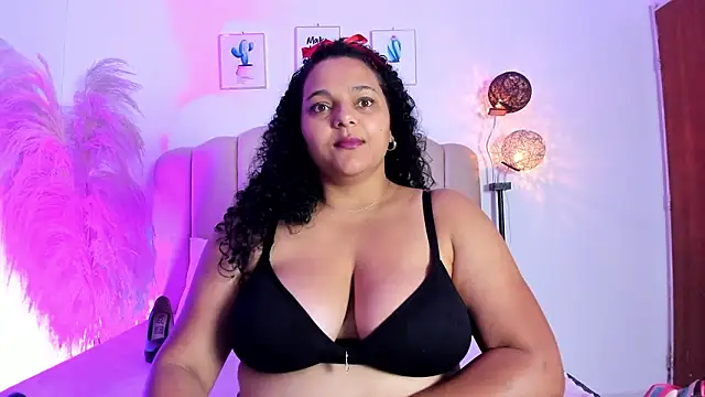 _aithanaa_'s cam snapshot