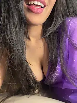 KARISHMA-STRIP's cam snapshot