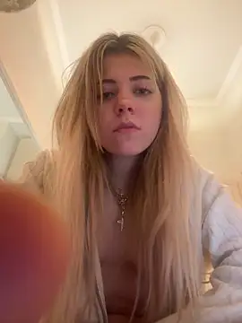 MelliMoon's cam snapshot