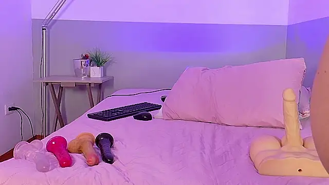 cutepetitee's cam snapshot