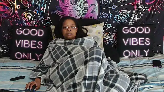 RENAESPLEASUREPALACE's cam snapshot