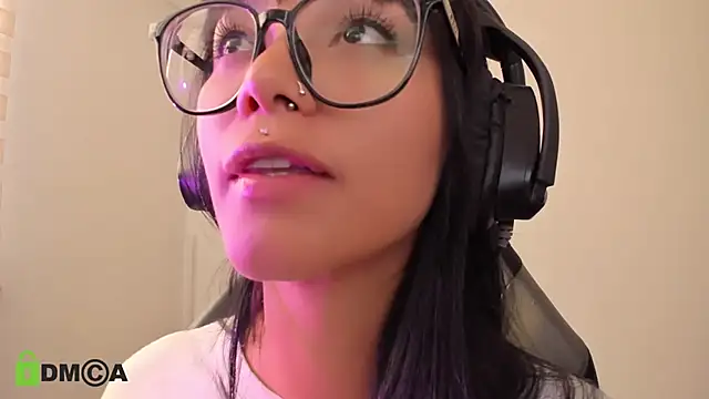 alice-rausing's cam snapshot