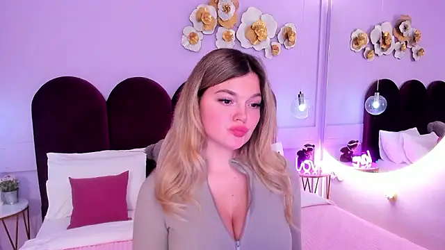 ZaraBloom's cam snapshot