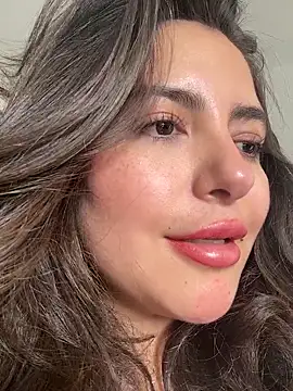 sukhakunis1 live sex cam