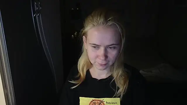 Riley_Roo's cam snapshot