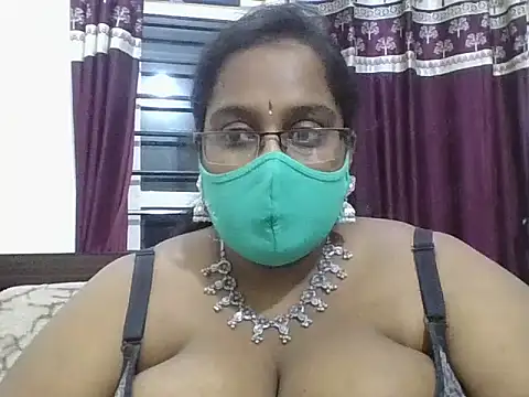 hootypriya's cam snapshot