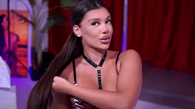 NatyDesiree live sex cam