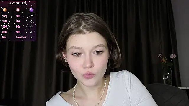 Lady___Bird's cam snapshot