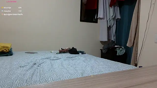 CrazyFrench2 live sex cam