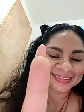 luna_pinky's cam snapshot