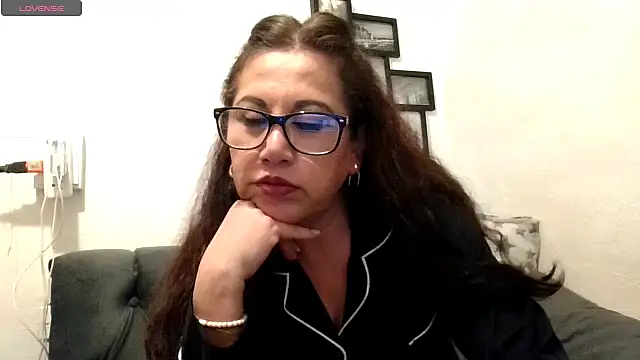 MirandaLatinaLovely's cam snapshot