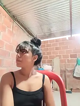 triana-hot18's cam snapshot