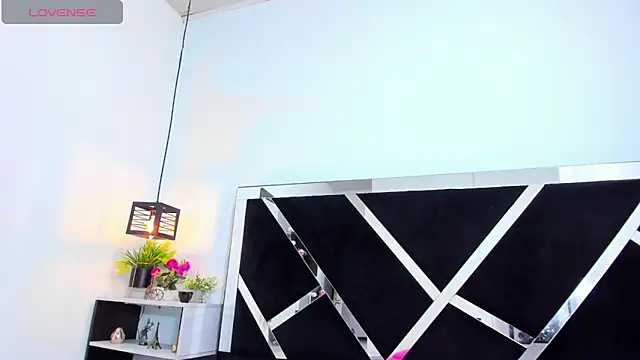 iisabella_noa's cam snapshot