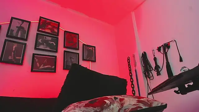 MistressNyx_cg's cam snapshot